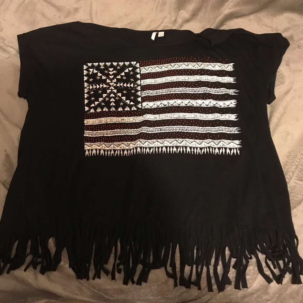 Never worn 22/24 tee